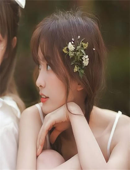 《无形的触摸》象征隐喻解析：符号意义与深层寓意探讨