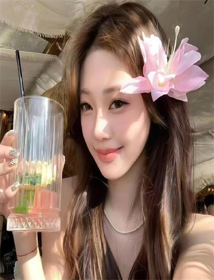 拍摄现场直击满天星的花语：的视觉特效与美术设计 感受艺术创作的无限可能