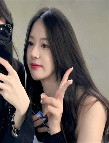 带你走进街上流行红裙子的幕后世界：剧组团队的协作故事 了解优秀作品的创作秘密